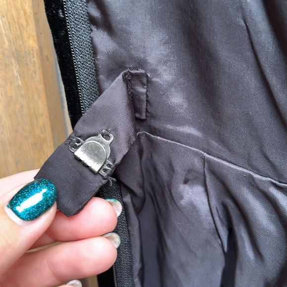 Vintage Albert Nipon Black Velvet Strapless Gown - Picture 13 of 16